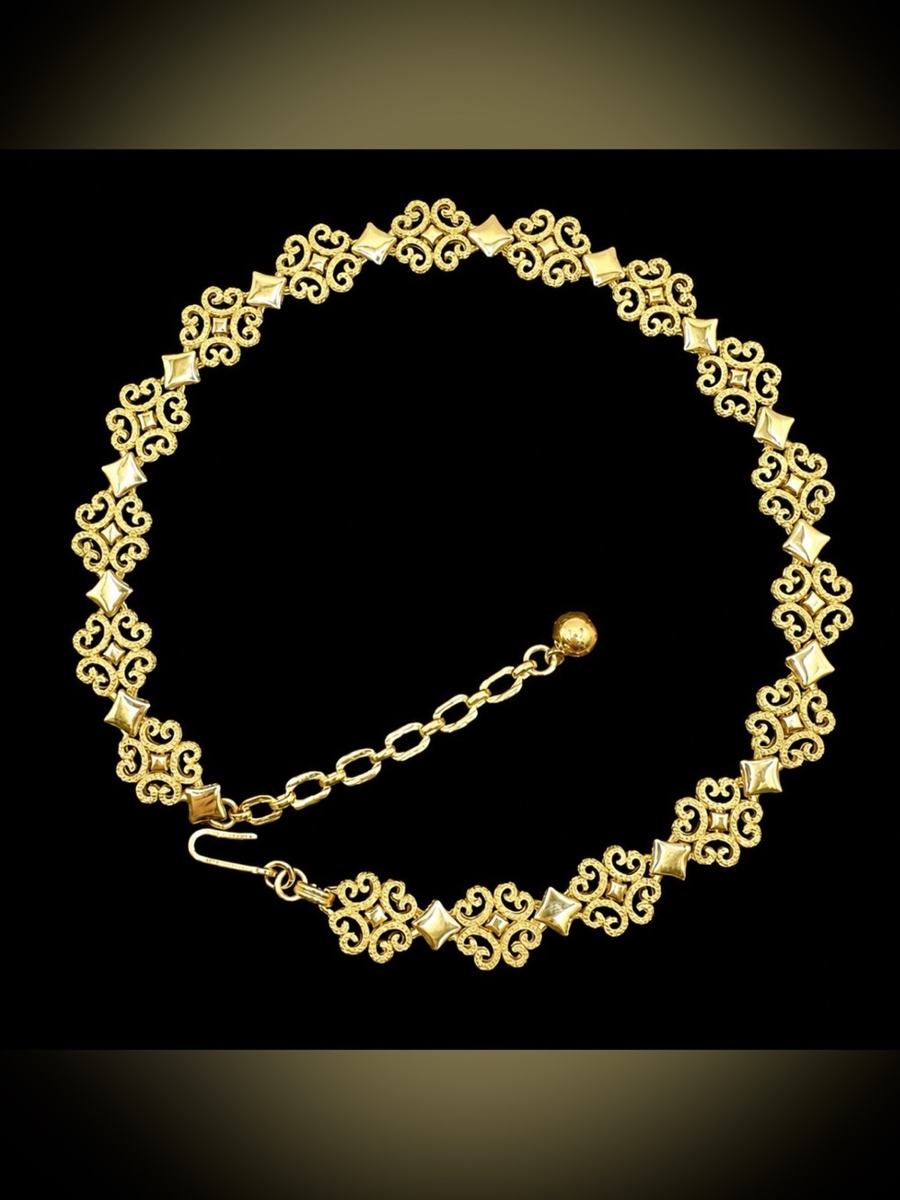 Avon 1971 Precious Pretenders Vintage Gold Plated Necklace
